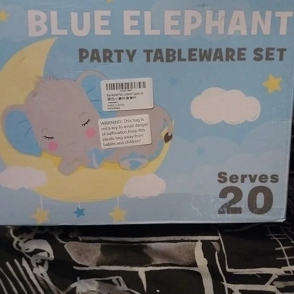 Party Tableware Set - Picture 2 of 6